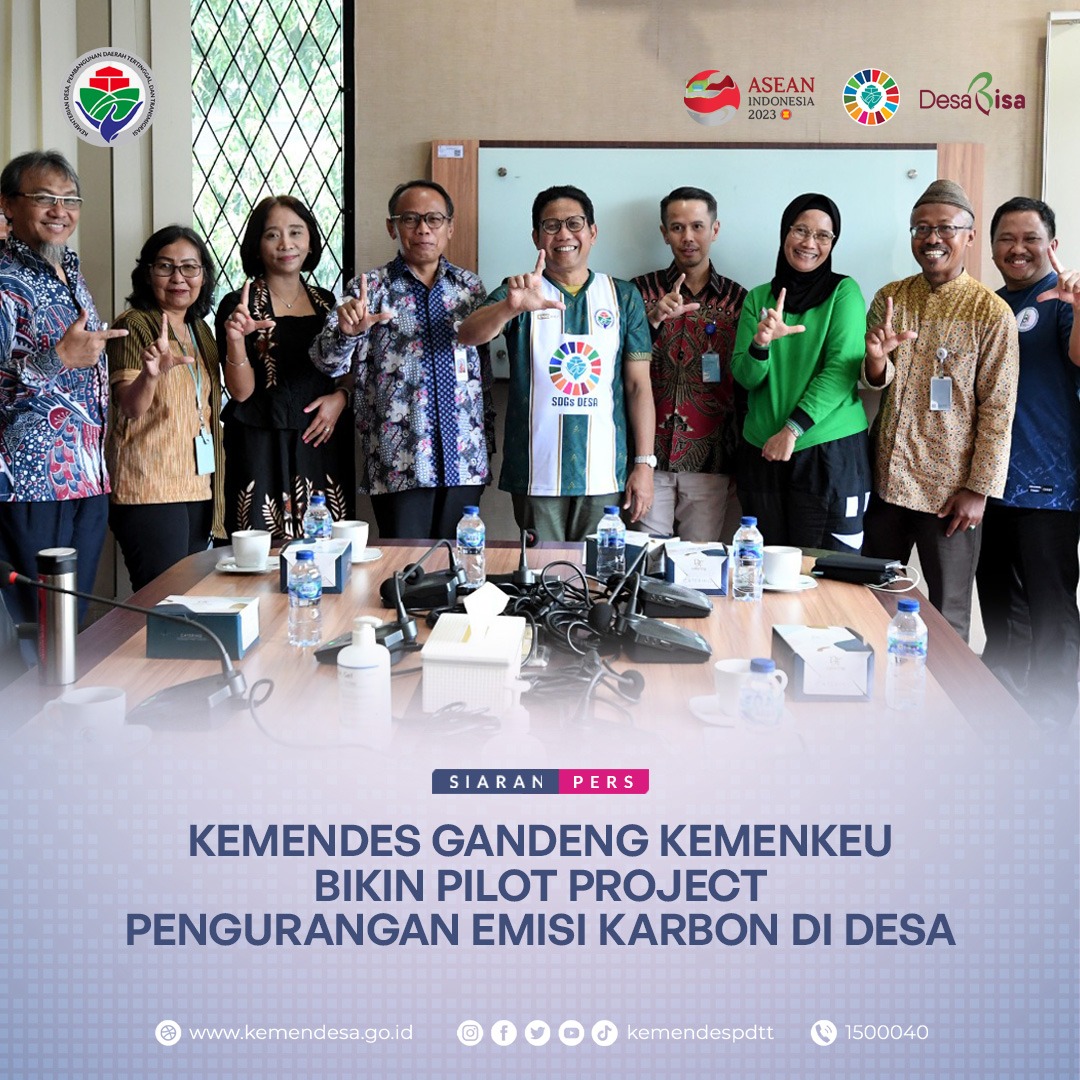 Pengurangan emisi karbon perlu dilakukan untuk kualitas lingkungan yang lebih baik. Bahkan pengurangan emisi karbon perlu digiatkan hingga ke tikat desa.

#KemendesPDTT
#SDGsDesa
#DesaBisa
#MulaiDariDesa