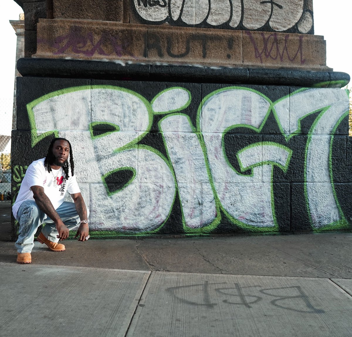 theadeszn's tweet photo. 🚨After 14hrs Burna Boy “BIG 7” video hits 1m views on Youtube. 
#ITOLDTHEM https://t.co/8UBsGCqq0b