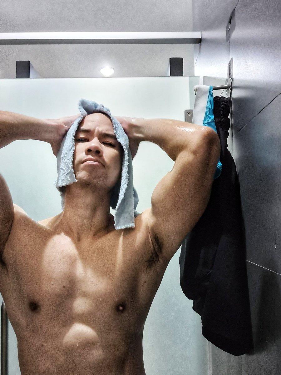 pampdance1's tweet photo. ใครหยุดยาวจับหยุมหัวให้หมดเร้ยย..แง่มๆ..งั้มๆ 😤😤 #showerroutine #friday #musclelean #fridaynight 
#tgif https://t.co/IALoMhJud5