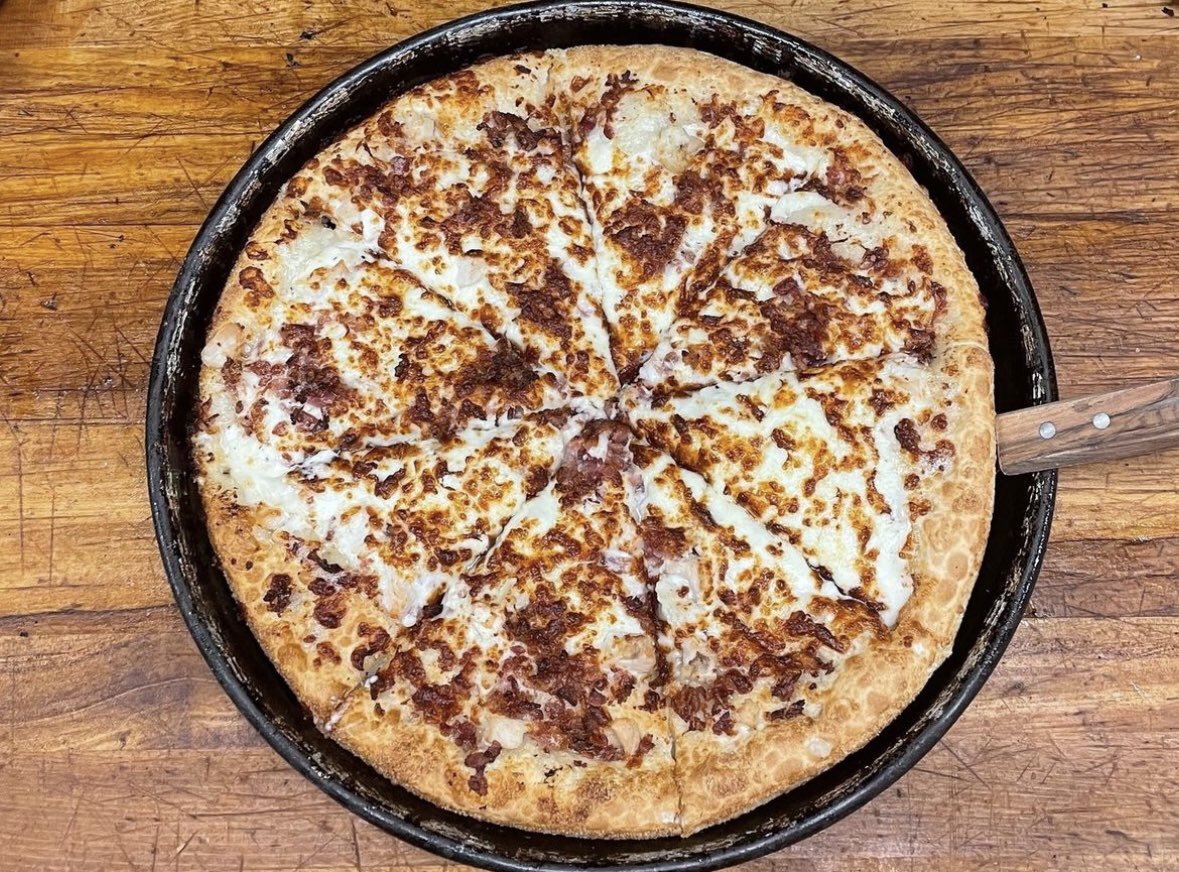 #FreePizzaFriday is here! 🍕 Hit that RT button for your chance to win a free large one topping from Mister B’s! Must follow to win.