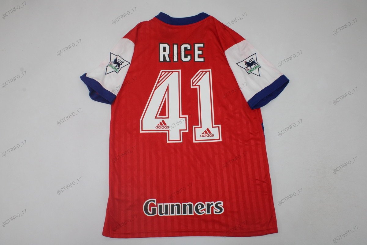 Yo me voy a comprar esta brutalidad de camiseta con el 4 de Vieira.

Y además voy a sortear otra y que el ganador le ponga el dorsal que quiera.

- Dar RT a este tuit.
- Seguir a <a href="/Ctinfo_17/">Ctinfo_17</a> 
- Seguirme a mí si te apetece.

Doy ganador el domingo a las 23:00.