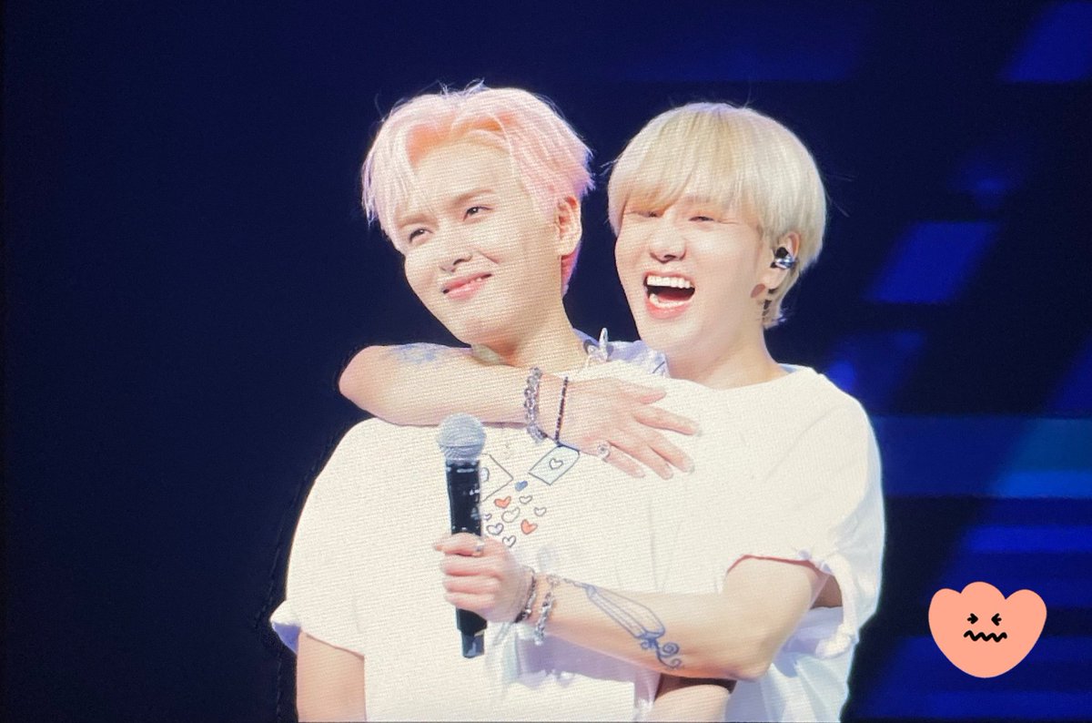 Back hug 🥺

#Ryeowook #려욱 #Yesung #예성