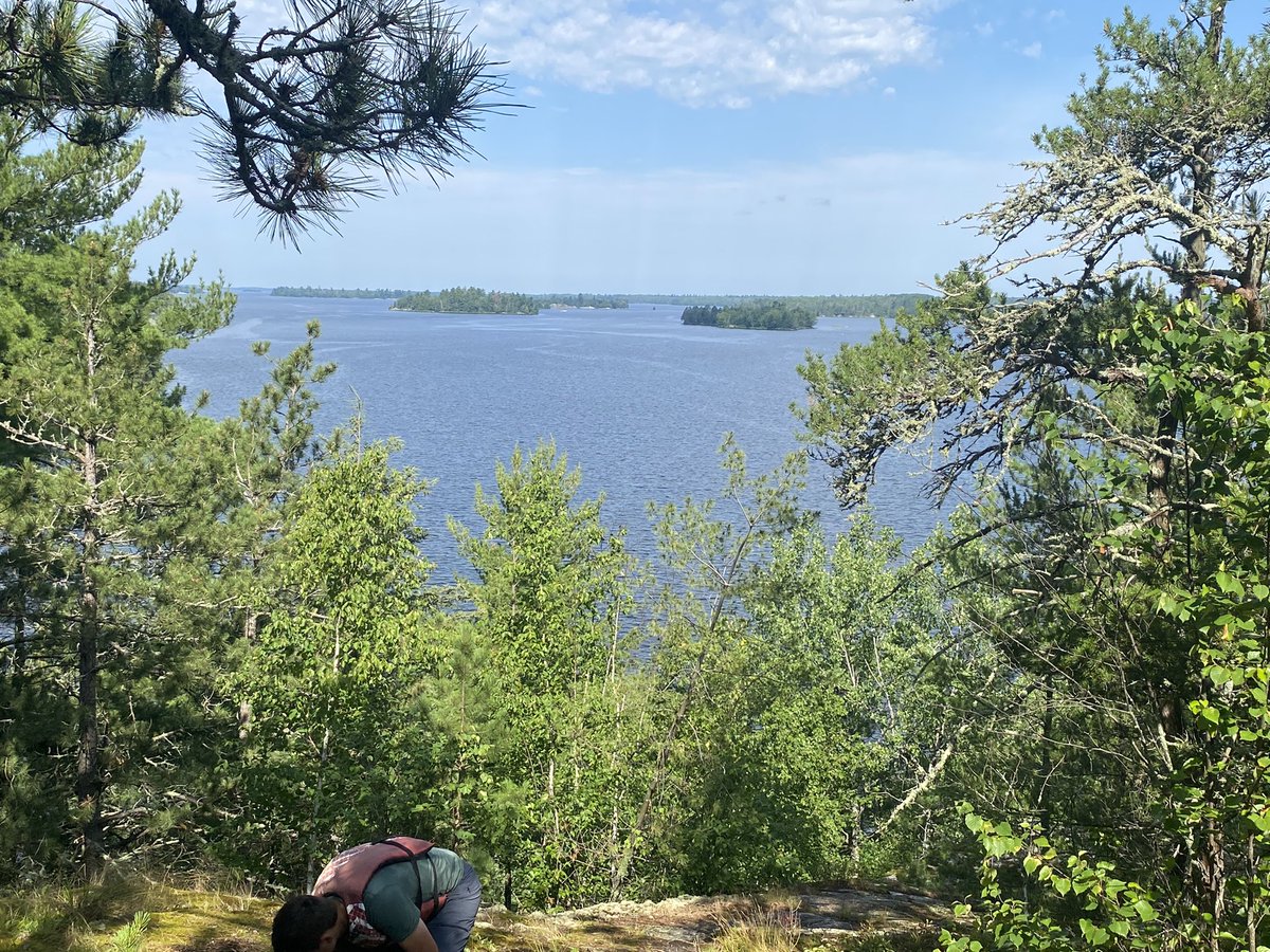 VoyageursCLV's tweet photo. Quel belle vue! Amazing overlook above Kabetogama!! https://t.co/4xDr6A1H2v