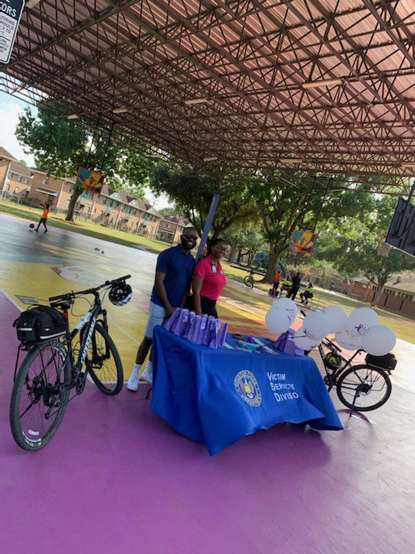 OscarHPD's tweet photo. Victim Services at Light the Night bike ride/walk event! https://t.co/CnsOXyGm1o