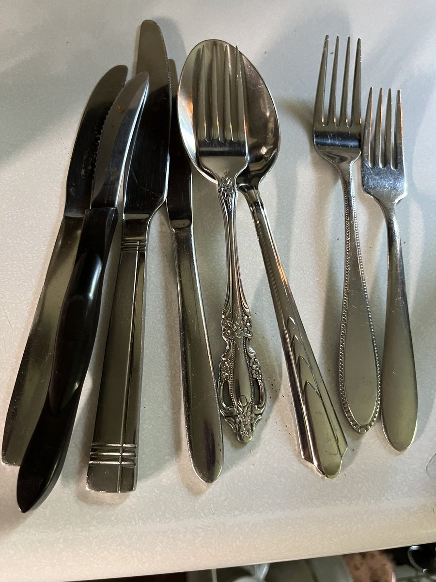 PetHeff's tweet photo. Does anyone else seem to acquire random flatware or is it just me…? 🤨😳🤗
My hubs eats out a lot hmmmm..? https://t.co/ryfIYBtb8Y