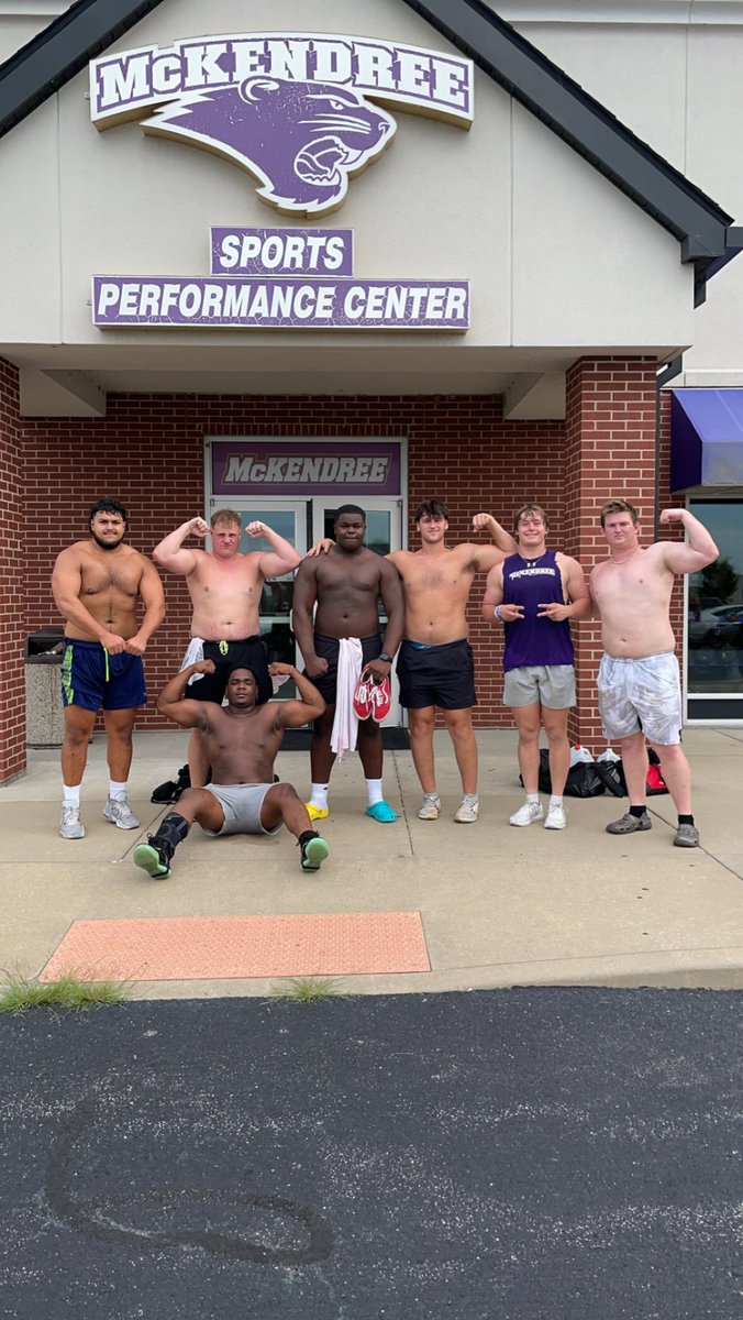 TreyStokes13's tweet photo. Straight up out them trenches🔥🔥
@McKAthleticPer https://t.co/By6PP7KOuL