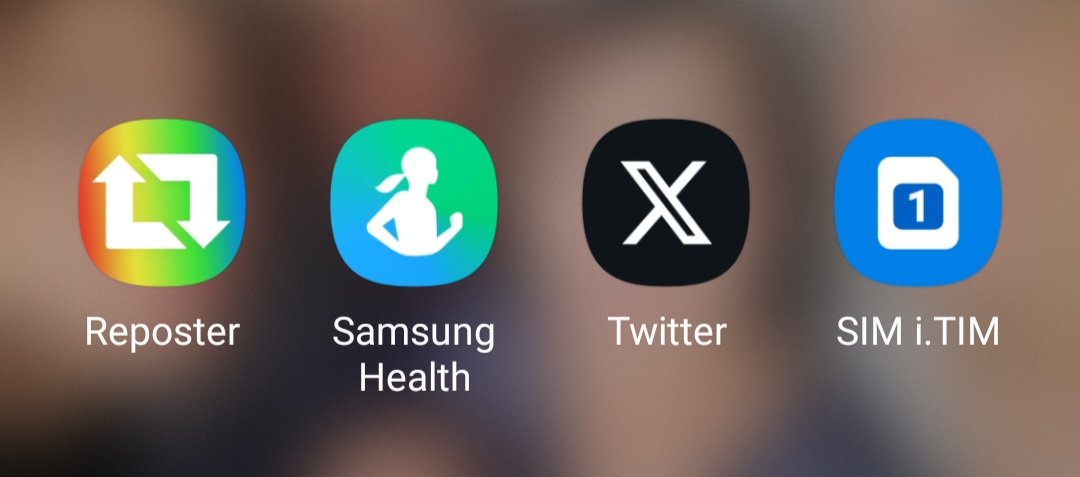 elysusy1's tweet photo. Apro il cellulare e ti trovo questa cosa #TwitterX , e ciò non mi piace per niente.
Mi ricorda l'inquietante X di #XFiles 
Non c'è paragone con il cinguettio degli uccellini 🐦🐦🐦 https://t.co/cyv2OAx0gf