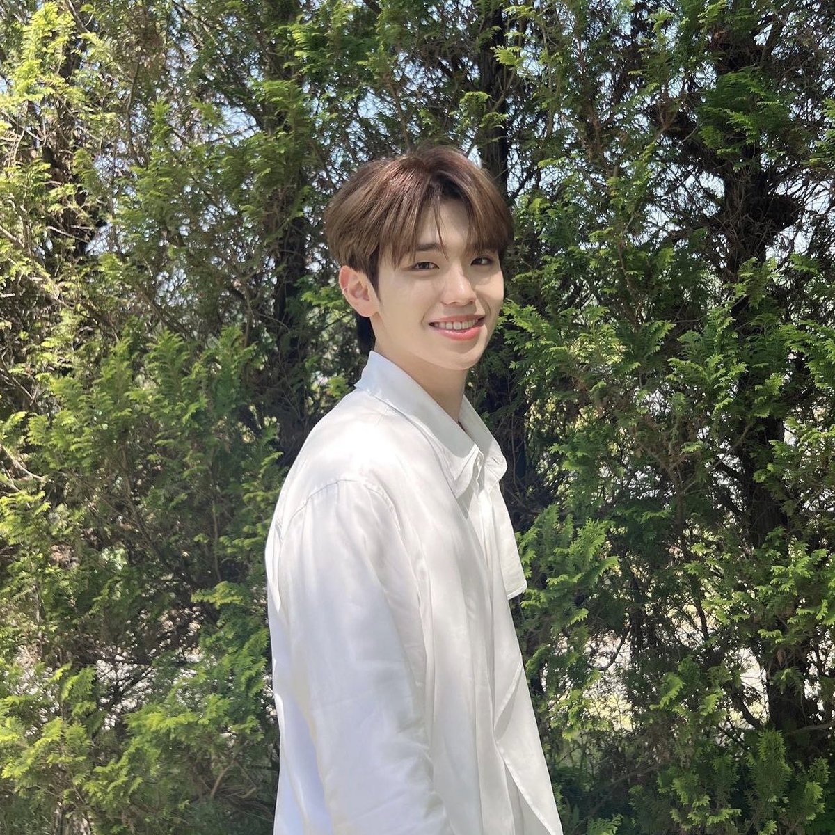 hyucksole_ldh's tweet photo. 🍓OPENING GIVEAWAY 🍓

— (1) WINNER OF 300PHP GCASH
— (2) WINNERS OF SEALED ALBUM GROUP OF YOUR CHOICE
— (7) WINNERS OF OFFICIAL PHOTOCARD GROUP OF YOUR CHOICE

📌 mechanics:
• like &amp; rt this twt
• follow @hyucksole_ldh &amp; @seungbaerae 
• mention atleast 1 moot

ENDS: TBA https://t.co/kto1aQHBSc
