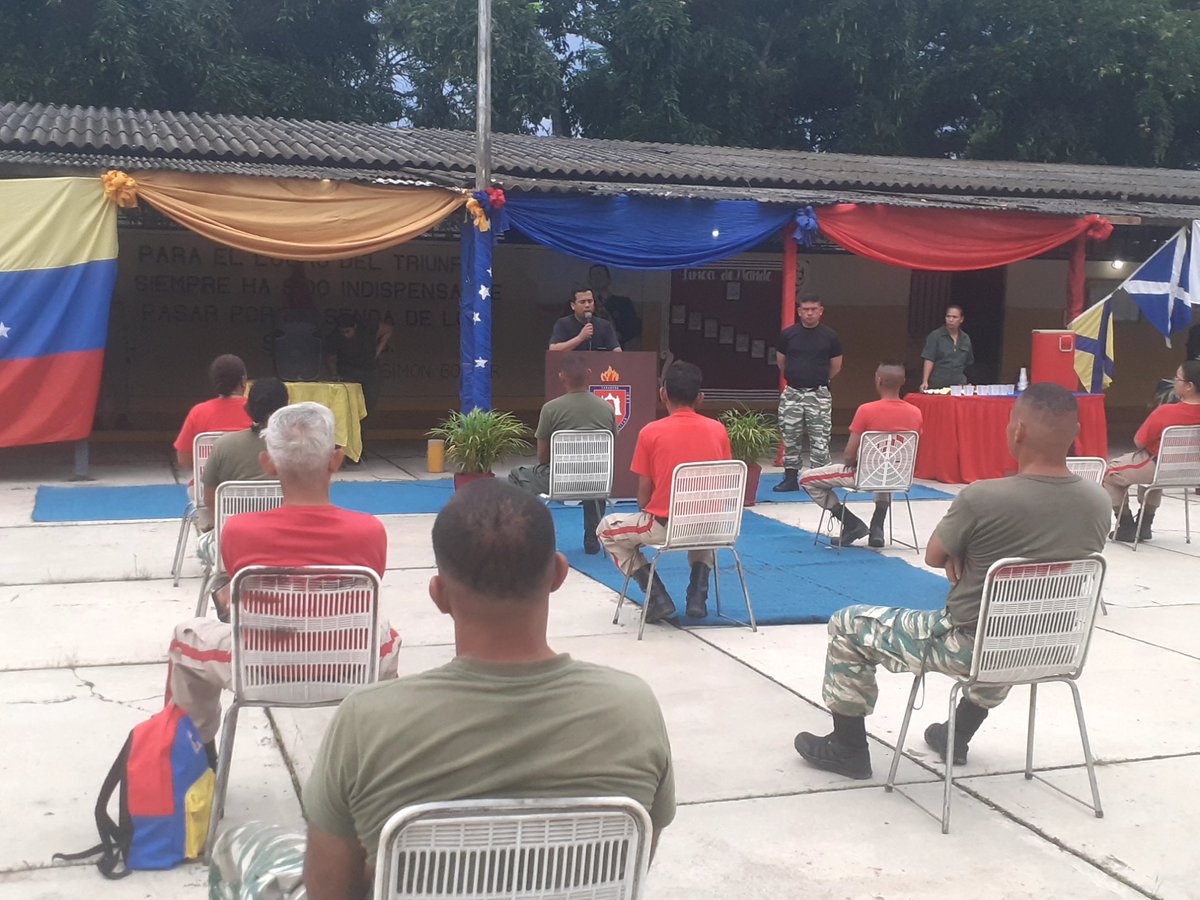abogado34's tweet photo. @Milicia_B1 @vladimirpadrino @dhernandezlarez @PrensaFANB @PresidencialVen @opermarcano2 #AmigoComandante
Nuestra @Milicia_B1 @paramacay455 @NaguanaguaApdi
conmemora tu aniversario 69
@NicolasMaduro @vladimirpadrino
¡Hoy y siempre estarás con nosotros!
¡¡ Feliz cumpleaños Querido Comandante Eterno Hugo Chávez Frías!!
!!CHAVEZ VIVE Y VIVE EN SU MILICIA BOLIVARIANA!! https://t.co/0LAPid2AGb