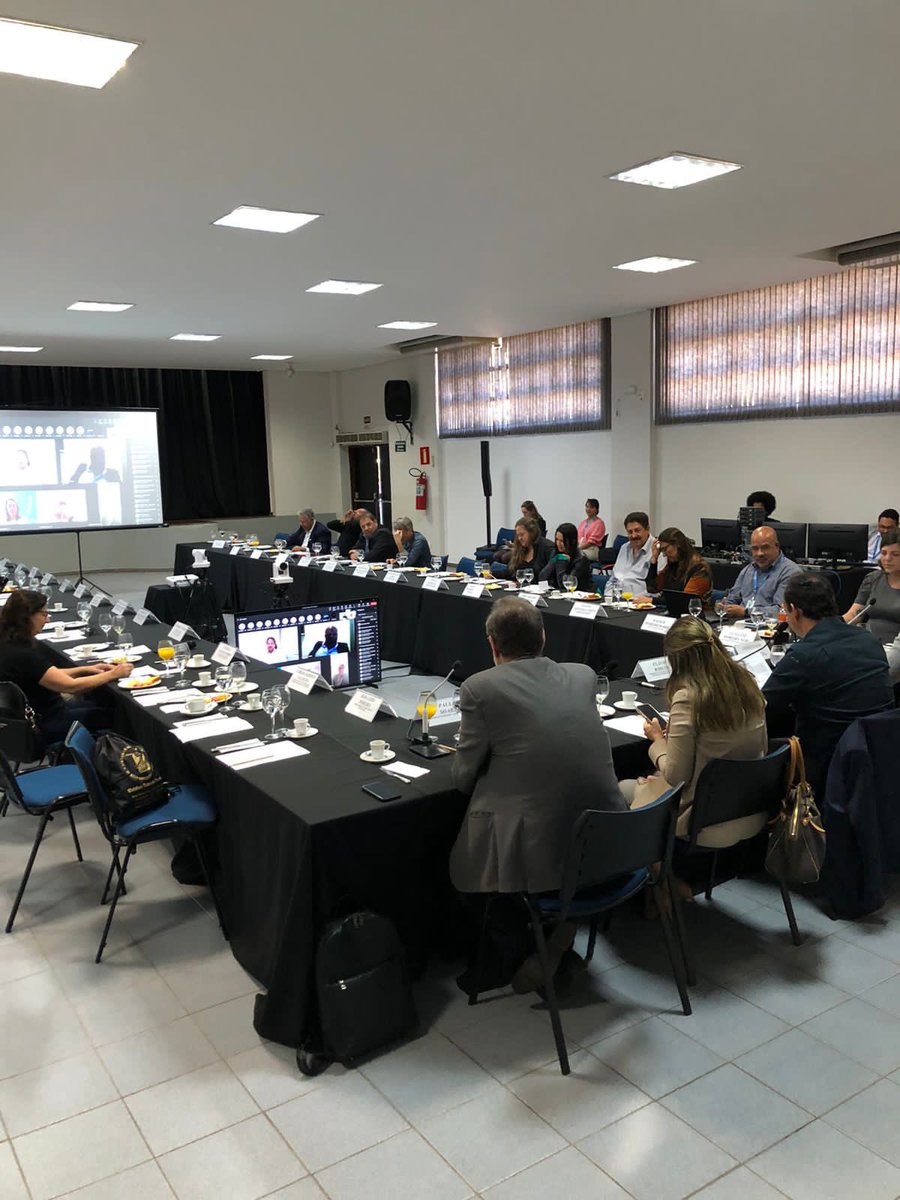 Roscoe_Flavio's tweet photo. Começando o dia com reunião do Conselho Sesi e Senai. Hoje em nosso clube de Betim para que nossos conselheiros conheçam cada vez mais as nossas unidades de perto. #SESIMG #SENAIMG #INDUSTRIA https://t.co/U6XDKc7Jrn