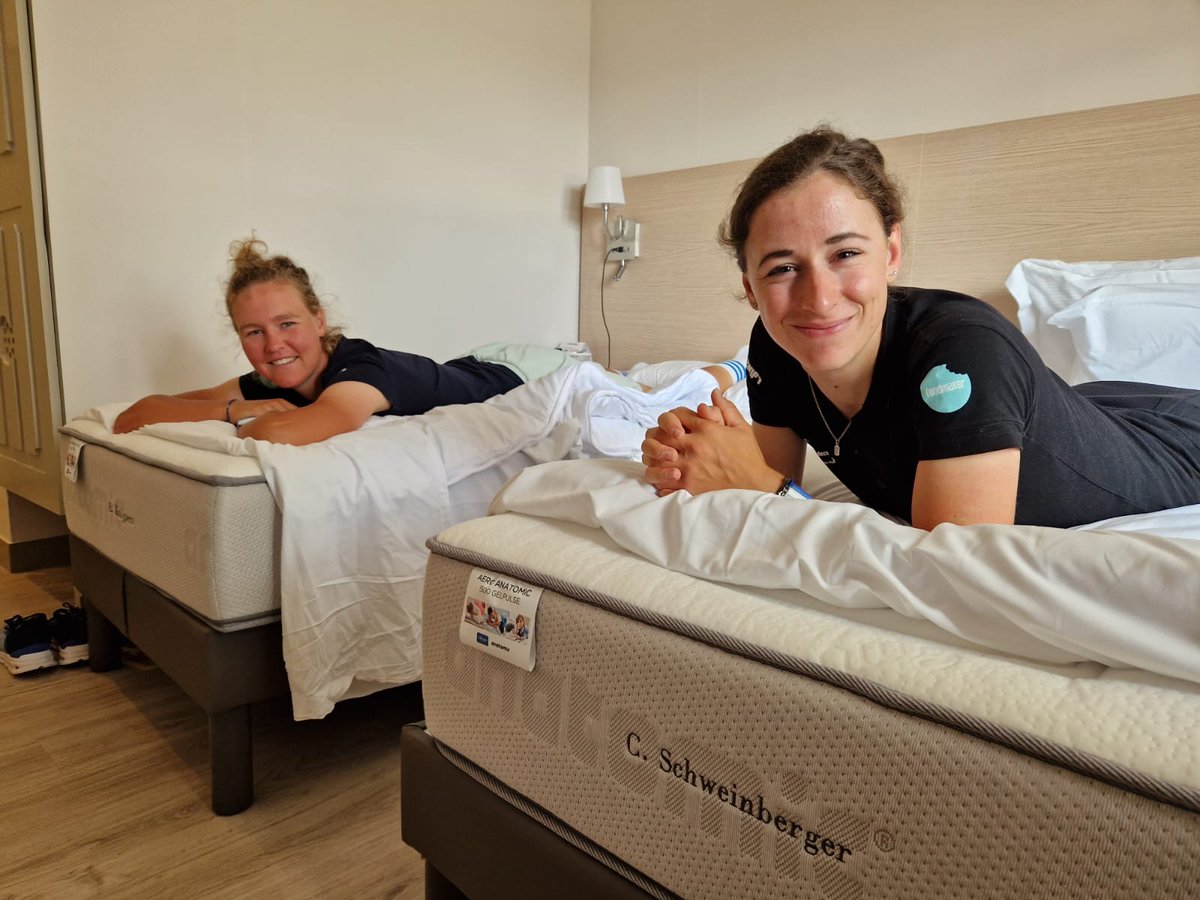 FenixPrTe's tweet photo. Check-in, check-out, 👉 the summary of a Grand Tour. Thanks to #RevorBedding, our riders are guaranteed the best possible night's sleep in this @LeTourFemmes avec @GoZwift, with personalized mattresses and pillows. 🙏
#FenixDeceuninck #FenixElegant #TDFF23 #WatchTheFemmes #Revor https://t.co/eDkJXpujLb