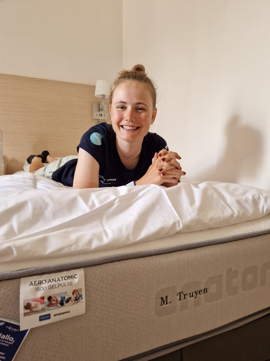 FenixPrTe's tweet photo. Check-in, check-out, 👉 the summary of a Grand Tour. Thanks to #RevorBedding, our riders are guaranteed the best possible night's sleep in this @LeTourFemmes avec @GoZwift, with personalized mattresses and pillows. 🙏
#FenixDeceuninck #FenixElegant #TDFF23 #WatchTheFemmes #Revor https://t.co/eDkJXpujLb