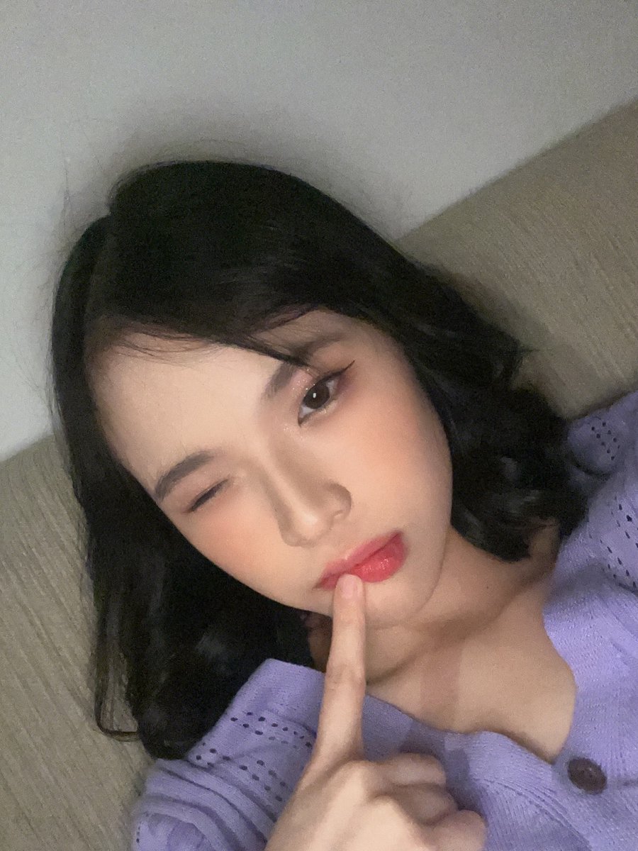 SE_LynJKT48's tweet photo. terima kasih banyak VC sesi 1-3 hari iniii!! seru bangettt, see you bulan depan sheng ❤️❤️ https://t.co/srK4KMsmJa