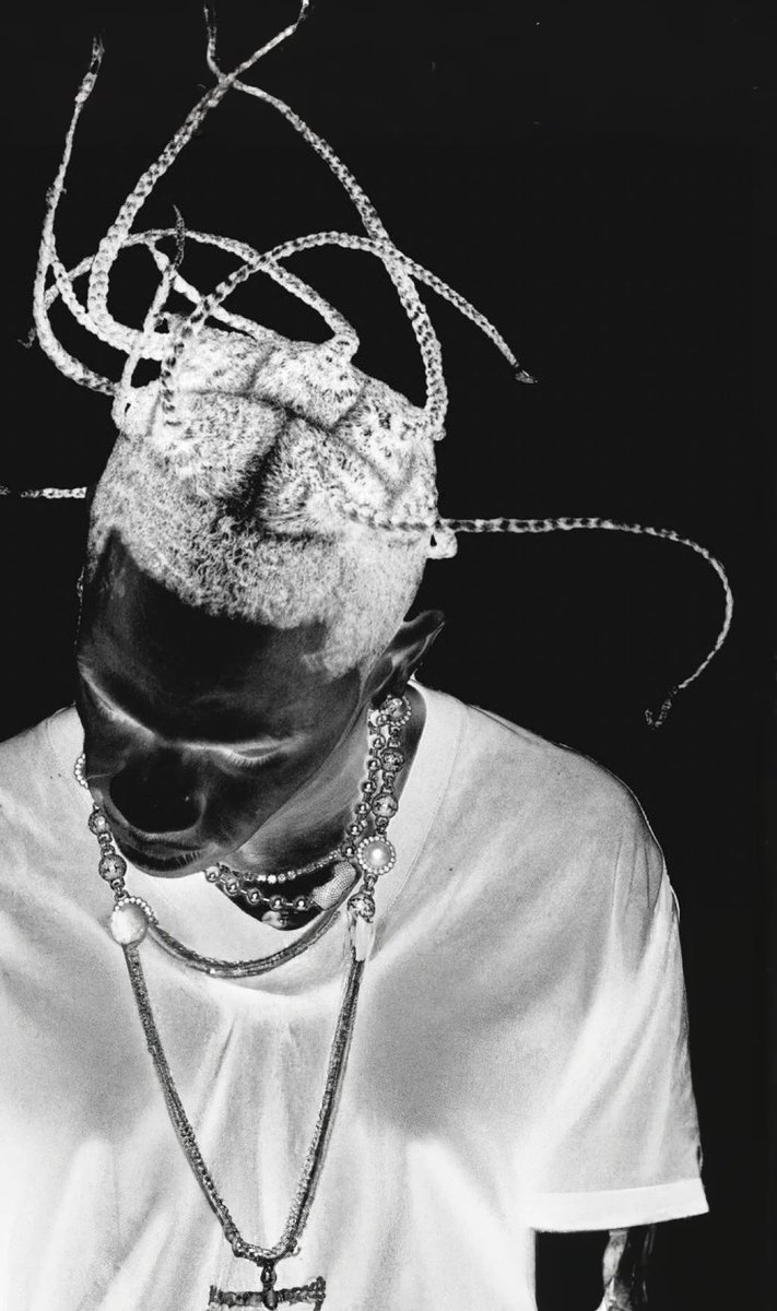 bumitow's tweet photo. THREAD : Pourquoi Utopia va faire comme Whole Lotta Red de Playboi Carti

Dans ce thread je vais aborder en détail pourquoi cet album va se faire insulter puis sera mis sur un piedéstal dans quelques mois (les Astroworld kids c'est pour vous) 👀

Free : wallpaper que j'ai fait https://t.co/6lVGuEjfAG
