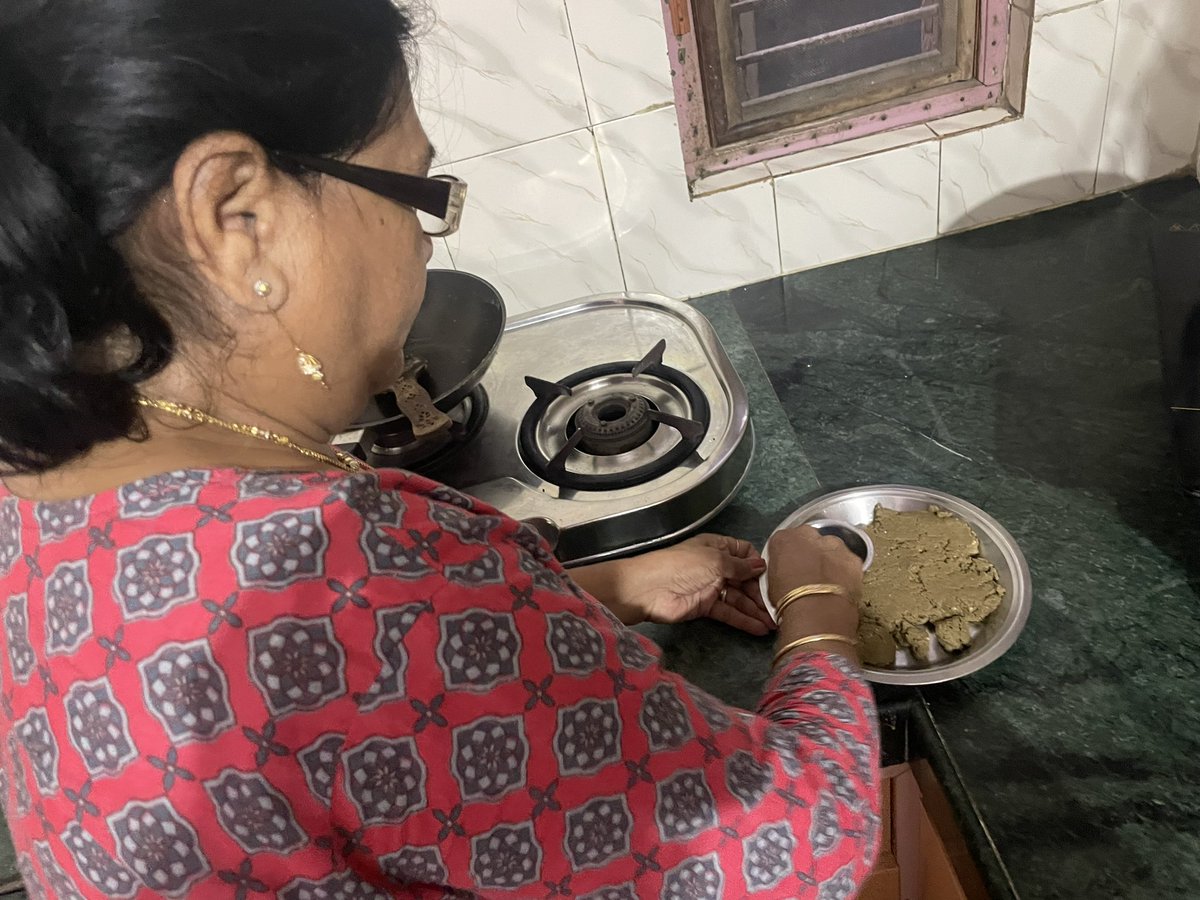 BhupeshDipti's tweet photo. On the occasion of #InternationalMilletsYear
BJP Millets Month 2023
#MyFavouriteMillets Home Made - બાજરી ના લોટ ની સુખડી , સૂંઠ , એલચી જાયફળ , બદામ પાવડર ,ઘી , ગોળ.
#MM4Millets
🔸Diptiben Bhatt
🔸 Vice President Mahila Morcha , kheda Jilla.@VanathiBJP @Deepikasardava https://t.co/xWSKbJ8CsU