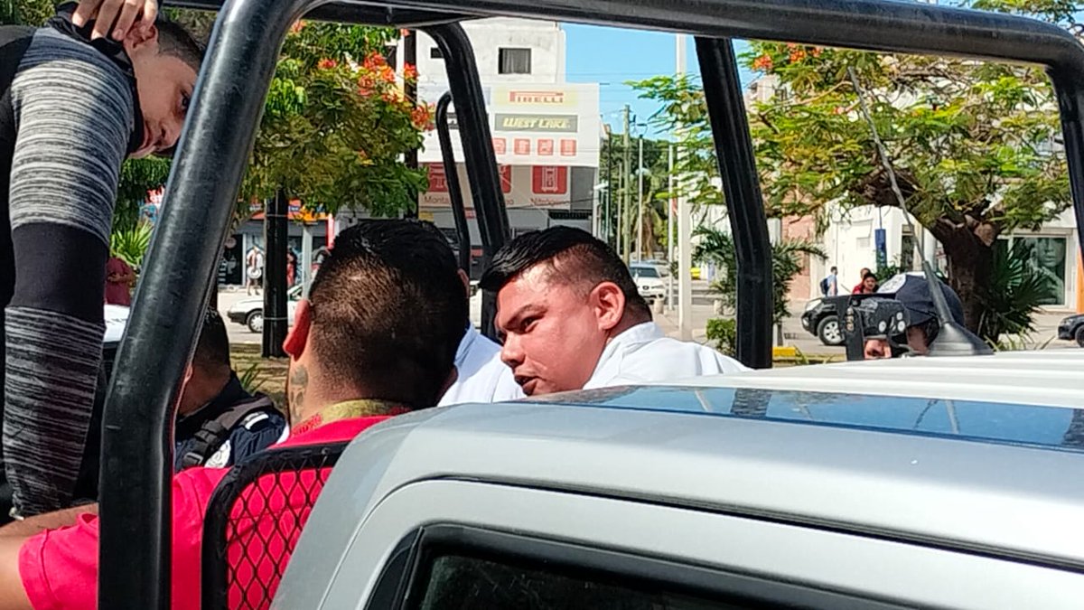 AlexandroCast_'s tweet image. Es relevante señalar que este tipo de agresiones no es la primera vez que ocurren en un punto turístico de Quintana Roo.
El incidente fue capturado en video y posteriormente compartido en Facebook por la usuaria Juanita Manzanilla.