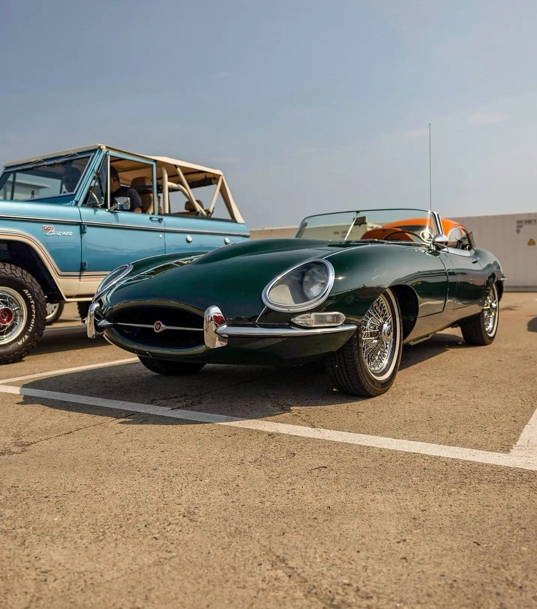 redlinesproject's tweet photo. Front End Friday 

📸 @redlinesproject 

#Jaguar #sportscars #classiccars #green #Ram #trx #american #truck #yellow #Boston #summer #goodmorning #canon #fridaymorning #blackphotographer #photography #rt #cars https://t.co/OtTJ48ydO3
