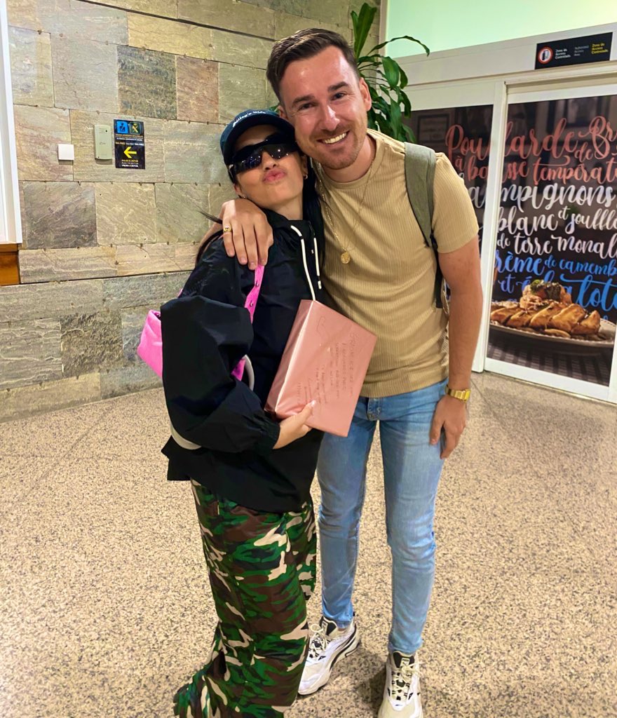 lalinoticias1's tweet photo. #LaliConFans π¦
#lali #laliesposito @lalioficial https://t.co/ZyIwJWl1Tj