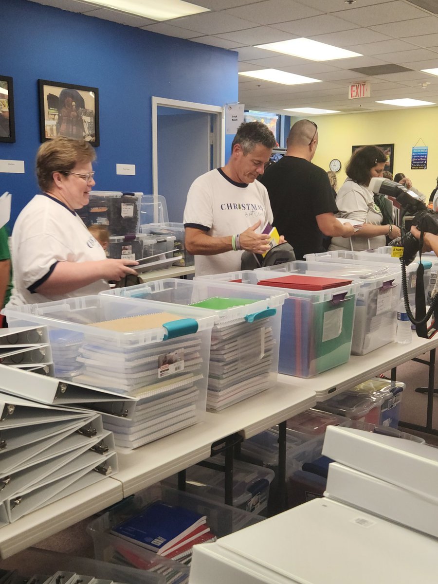 BethP9999's tweet image. We"re having a fun and productive time with @jen_lilley stuffing backpacks for children in foster care at #ComfortCases in Rockville, MD.  #ChristmasIsNotCancelled