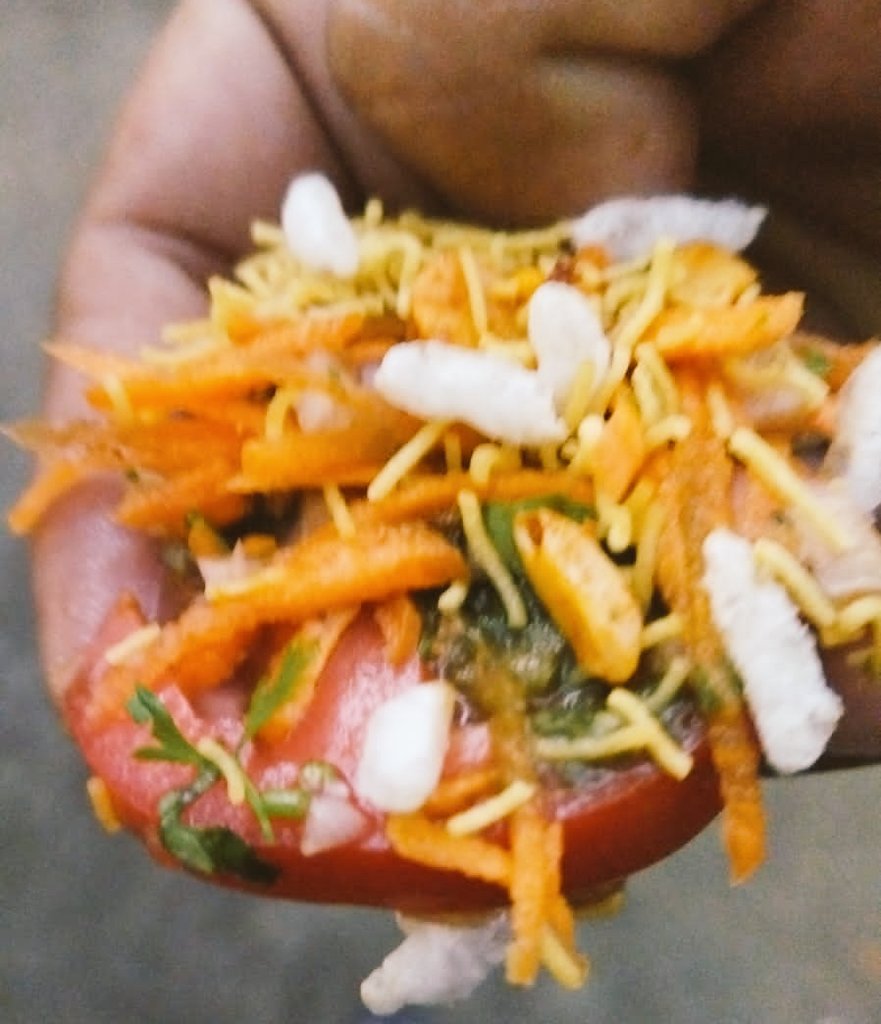 Feeling Rich!

#TomatoSlice #TomatoPrice #Bengaluru <a href="/im_prathibha/">Captain Marvel 💥</a> 🙊