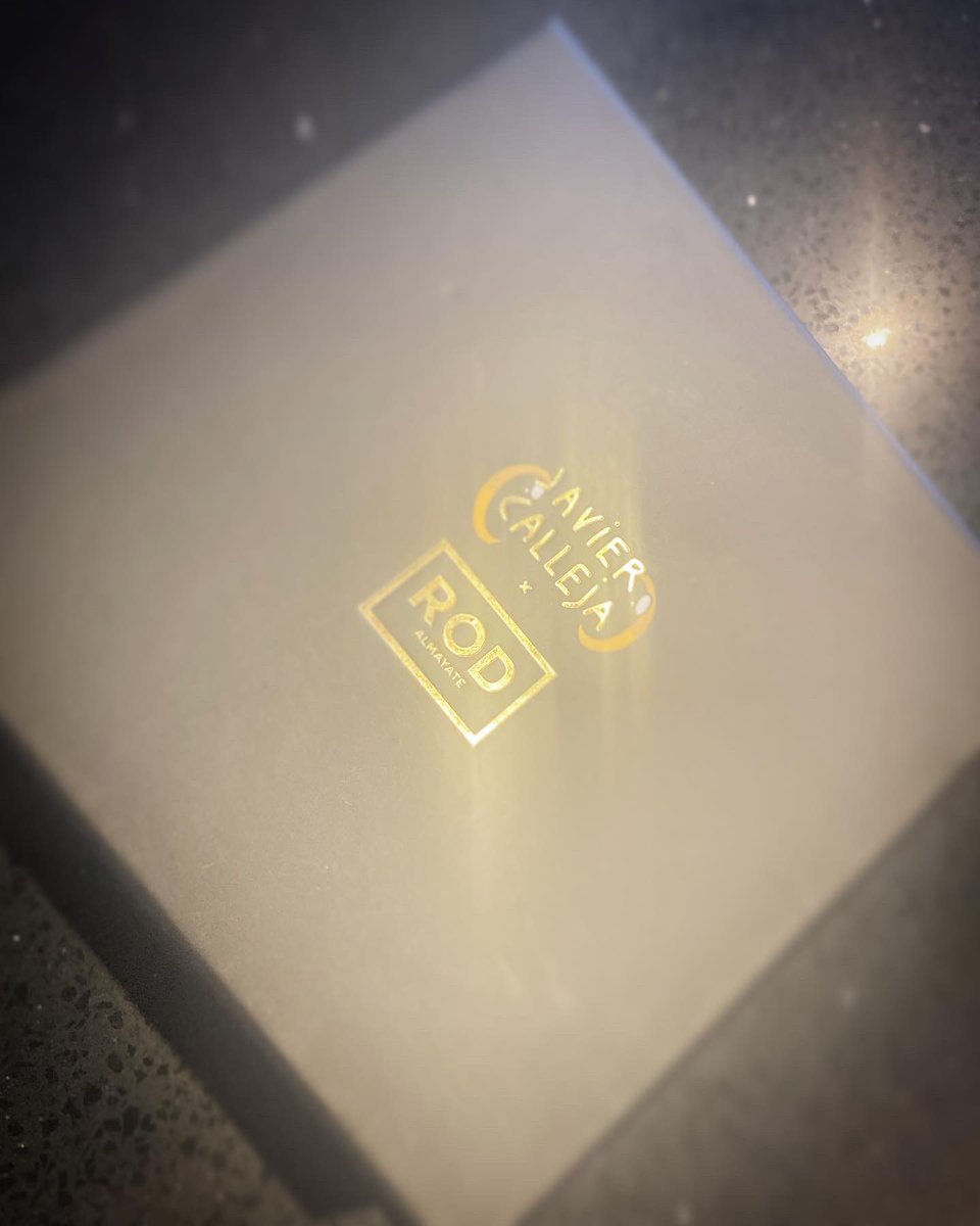 Rafatal_Robles's tweet photo. Inmensamente feliz con mi nuevo anillo Günter de #JavierCalleja by @rodalmayate 
Es una maravilla para tod@s l@s que estamos enamorad@s de #MrGünterTheCatShow de las joyas de #RodAlmayate de #CallejaStudio de Javi y de Ali…
😻💛
#InmensamenteFeliz ❤️ https://t.co/o69uq2STqD