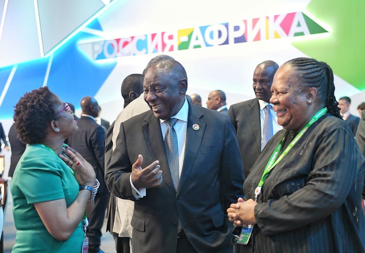 #TeamSouthAfrica 🇿🇦 at the #RussiaAfricaSummit. The President is supported by @DIRCO_ZA Minister Dr Naledi Pandor and @PresidencyZA Minister Khumbudzo Ntshavheni

#BetterAfricaBetterWorld 🌍