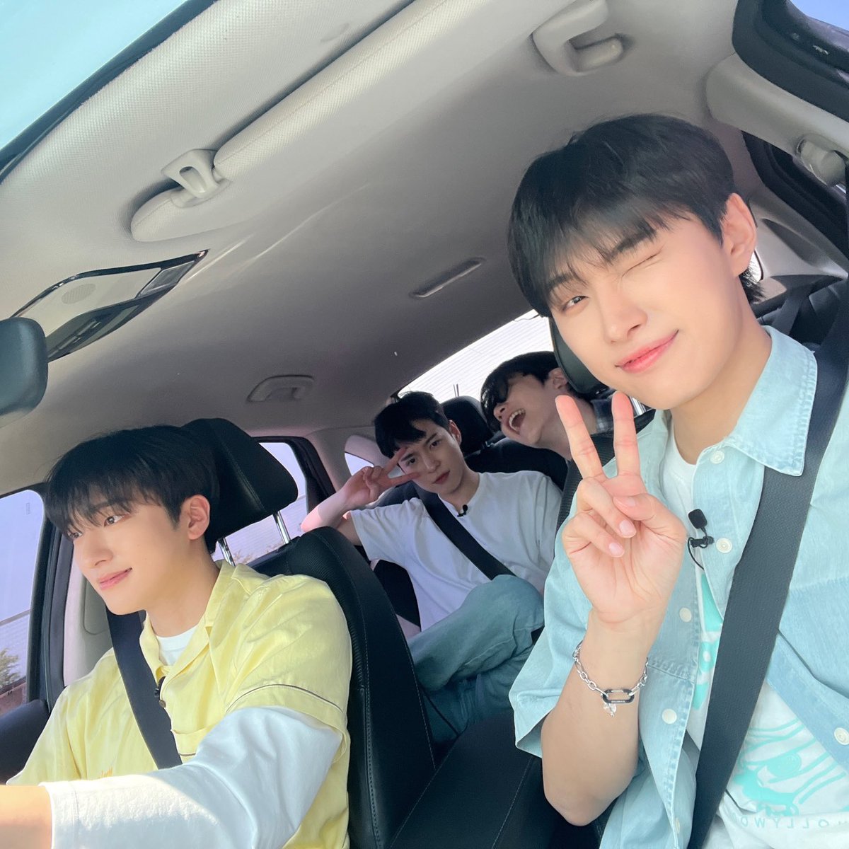 OmegaX_members's tweet photo. [#OX]

힐링MT 고고고!!! 😆

#OMEGA_X #오메가엑스
#재한 #JAEHAN https://t.co/bKcpYIvzim