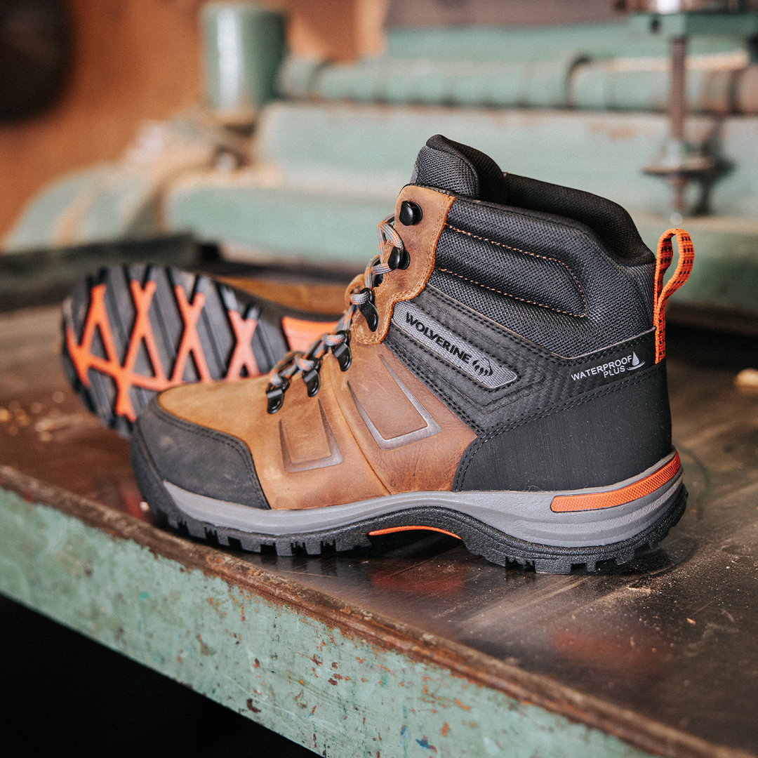 wolverine's tweet image. An all-year, all-weather, all-terrain kind of boot. // Available in men's and women's. Shop the Chisel: fal.cn/3Ah6J
#wolverineboots #allnew #chisel #workboot #outdoors