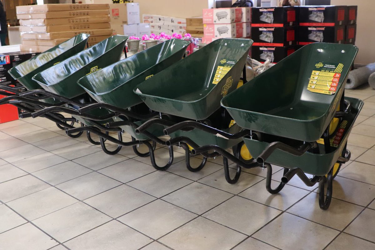 Lol <a href="/Ndi_Muvenda_/">Dr MuVenda</a> I am sure when you saw this you wished you were under this municipality 😂😂

#uMhlathuzeMunicipalityCares