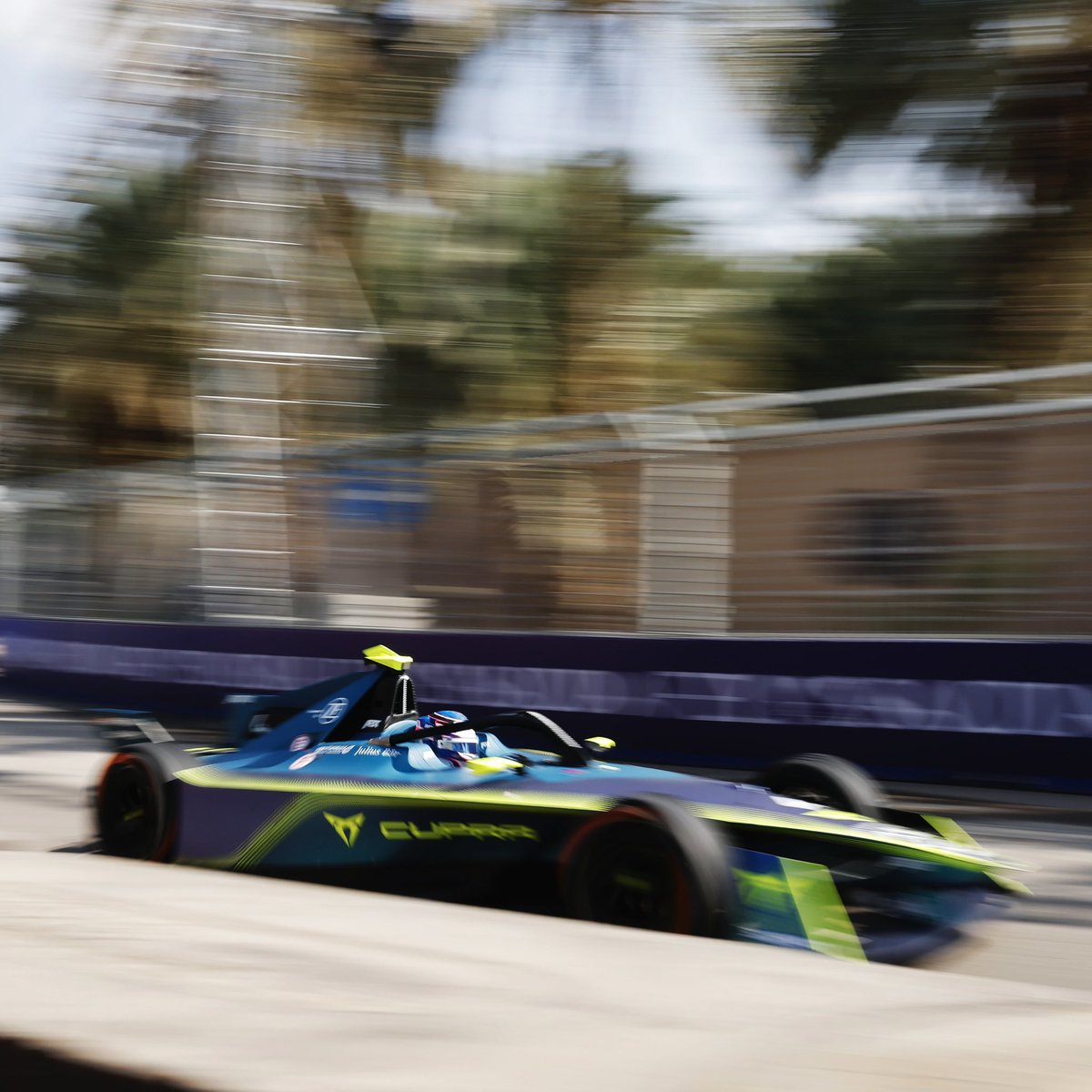 CUPRA's tweet photo. The final countdown for the last doubleheader of this #ABBFIAFormulaE Season is on ⏳
The #ABTCUPRAFE team is racing at the #LondonEPrix this weekend ⚡️🤟🏻 What’s your supportive # for the team? 👀
We go first: #CUPRATRIBE #GoodLuck #ABTCUPRAFE https://t.co/geARjZfK5L