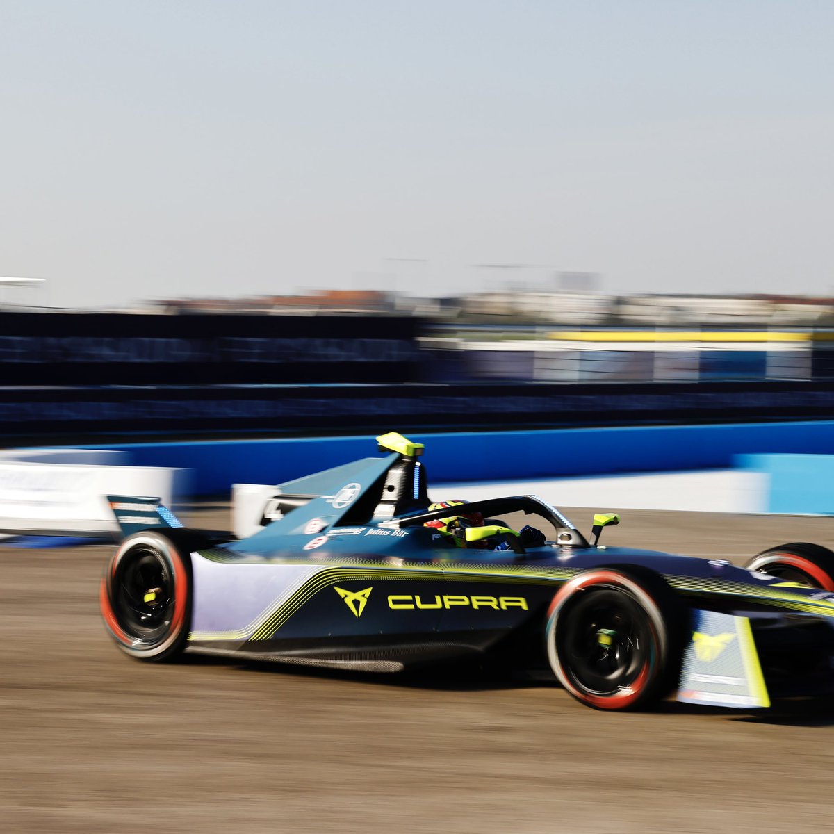 CUPRA's tweet photo. The final countdown for the last doubleheader of this #ABBFIAFormulaE Season is on ⏳
The #ABTCUPRAFE team is racing at the #LondonEPrix this weekend ⚡️🤟🏻 What’s your supportive # for the team? 👀
We go first: #CUPRATRIBE #GoodLuck #ABTCUPRAFE https://t.co/geARjZfK5L