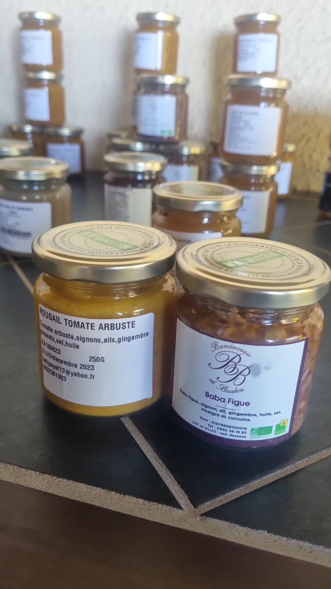 samiabadat's tweet photo. Visite de la Bananeraie de bourbon, une de rares bananeraies bio de #Réunion. Une exploitation exemplaire, accompagnée par @departement974 @CyrilleMelchior, sur laquelle des produits labellises "100%LaReunion" sont fabriqués.
#agriculturebiologique #LaReunion #excellencereunion https://t.co/oPKV0mKlnx