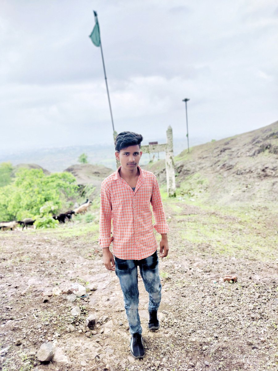 PinjareShshid's tweet photo. 999+ Instagram Bio For Prajapati n@me_2.0 BIG F@N OF ♏AHAKAL‼❤ Blood of #prajapati Cake oN mY faCe #2nd-May ➡Cricket Lover❤ ➡C.C Sheth Student.
#Coldplay https://t.co/5vGNj8EKe3