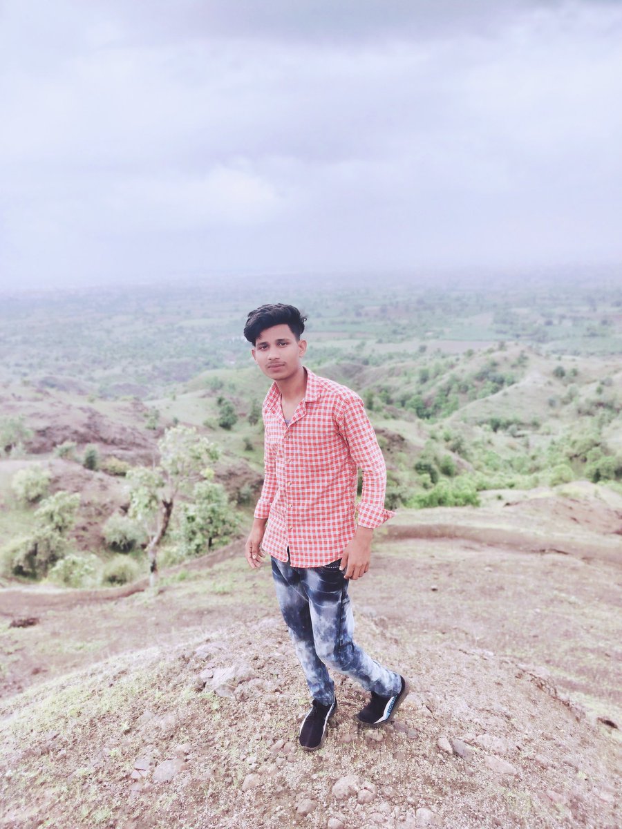 PinjareShshid's tweet photo. 999+ Instagram Bio For Prajapati n@me_2.0 BIG F@N OF ♏AHAKAL‼❤ Blood of #prajapati Cake oN mY faCe #2nd-May ➡Cricket Lover❤ ➡C.C Sheth Student.
#Coldplay https://t.co/5vGNj8EKe3