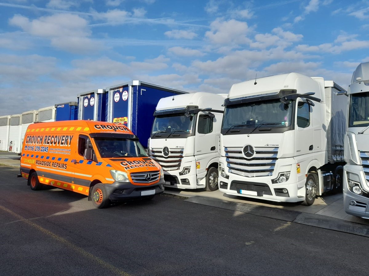 CrouchRecovery's tweet photo. Another busy defect clinic for one of our service technicians π§π¦Ί
#trailerrepairs #hgvrepairs #servicevan https://t.co/ZjyOV205v9