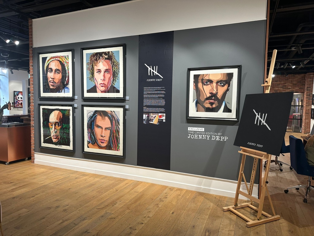 castlegalleries's tweet photo. Have you viewed Johnny Depp's 'Five' yet? Available from our 37 galleries nationwide, this exclusive time-limited release is not to be missed.​⁠
⁠
Visit your local gallery or contact them for more information. ⁠
⁠
📍 Castle Fine Art, Mailbox #Birmingham https://t.co/hh9d2Rcn0P