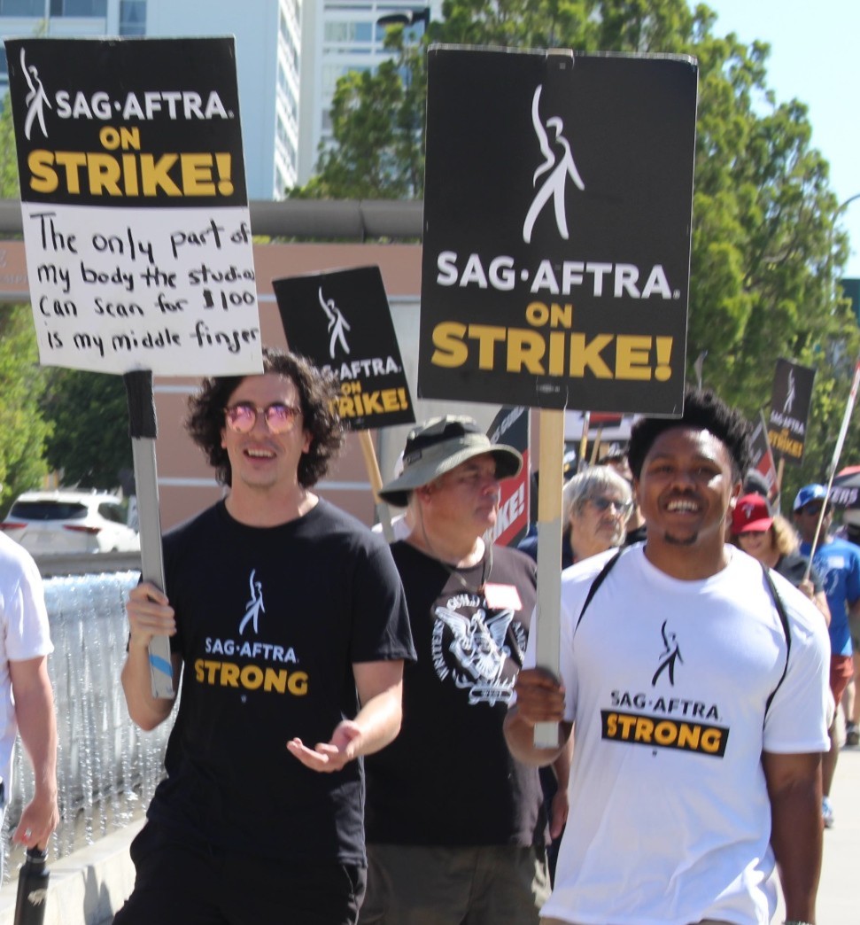 sagaftra's tweet photo. TGIF, #sagaftramembers! If you're in LA, join us on the #SAGAFTRAstrike picket lines ๐ช
โ๏ธ Bring your sunscreen, water bottle, sunglasses and #SAGAFTRAstrong energy.
โ We suggest leaving your four-legged friends at home (it's hot!).
More info at https://t.co/EE6qPXDi3T https://t.co/X6lV6B2GSs