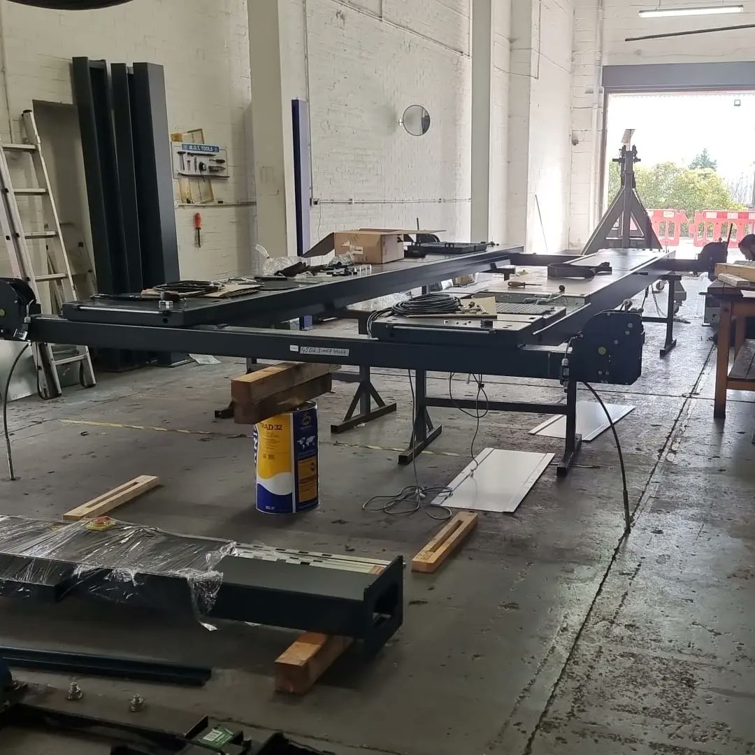 It's been a crazy week 🥴 but our new MOT Bay is slowly starting to come together 🤩. If you own a class 4, class 5, or class 7 vehicle &amp; you need an MOT, service, or repair, simply give us a call to get booked in 📞🚗
#Basingstoke #Garage #MOT #Servicing #Repairs