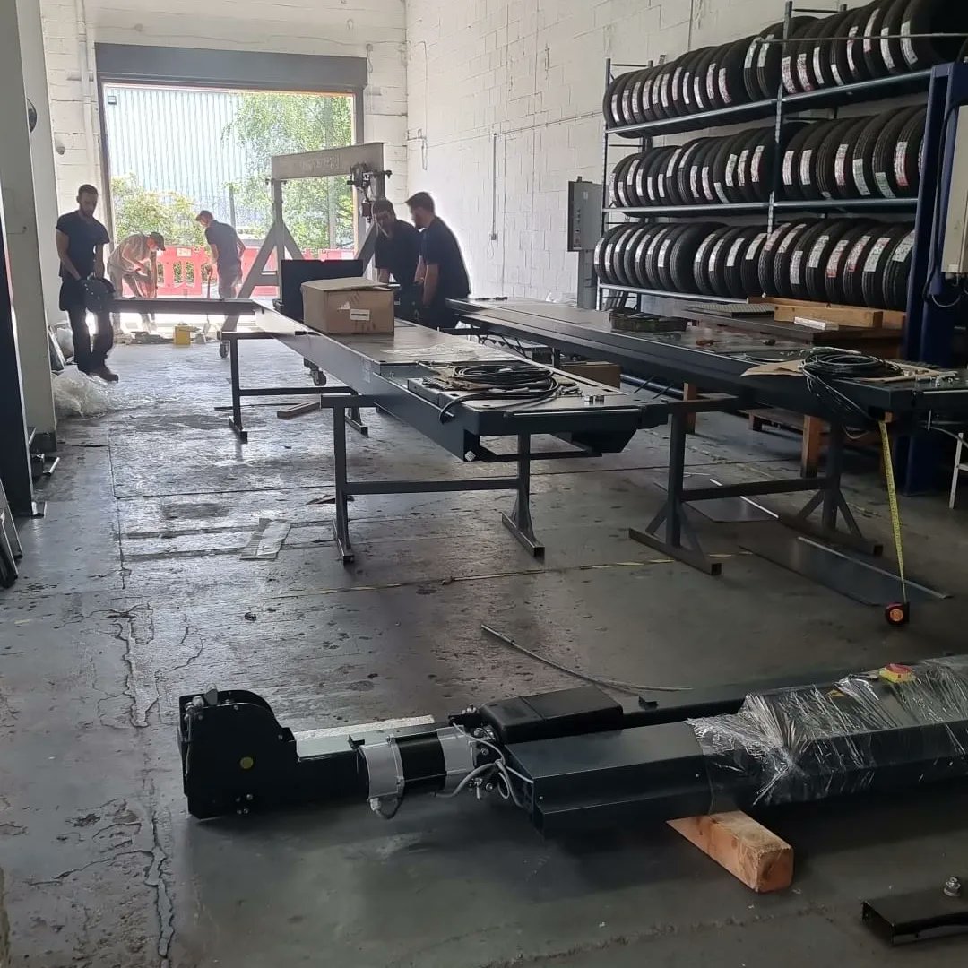 RevVehicles's tweet photo. It's been a crazy week 🥴 but our new MOT Bay is slowly starting to come together 🤩. If you own a class 4, class 5, or class 7 vehicle &amp; you need an MOT, service, or repair, simply give us a call to get booked in 📞🚗
#Basingstoke #Garage #MOT #Servicing #Repairs https://t.co/VUWfogNuA4