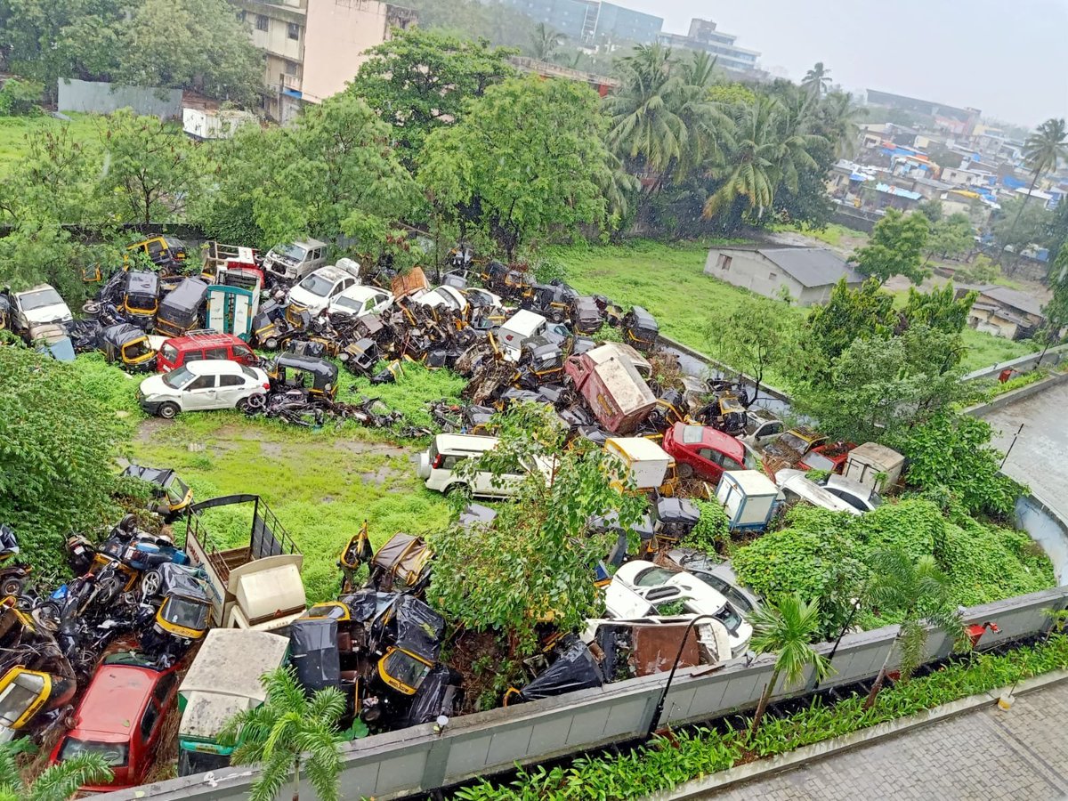 PalazzioCHS's tweet photo. @mybmc @mybmcWardL Please see the heap of scrapped vehicles dumped in the amenity plot adjacent to our housing society at Safed Pul. The vehicles are home to rodents and other pests due to which residents of our society are under risk of contracting diseases. #RemoveScrapVehicles https://t.co/ZgsHc9Sx61