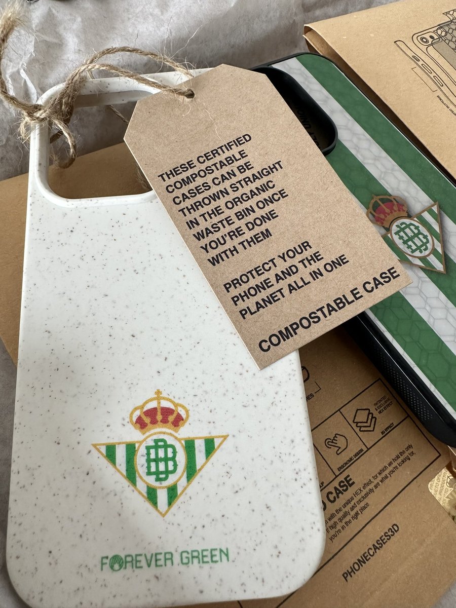 ¿Que os parece esta maravilla?
<a href="/Phonecases_3d/">Phonecases3D</a> 💚😍 
Podéis personalizar la vuestra y el material es de maxima calidad. 
Os dejo el enlace:
phonecases3d.com
En la tienda oficial del Betis también la podéis encontrar.