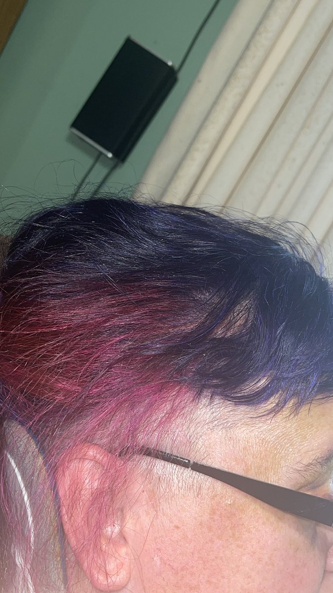 spectrafox's tweet photo. @woofknight Mine is purple and pink thank you very much :p https://t.co/vJ27kg9wIg