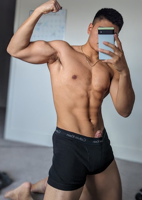 Guess my fav color for a DM 😈 #fitness