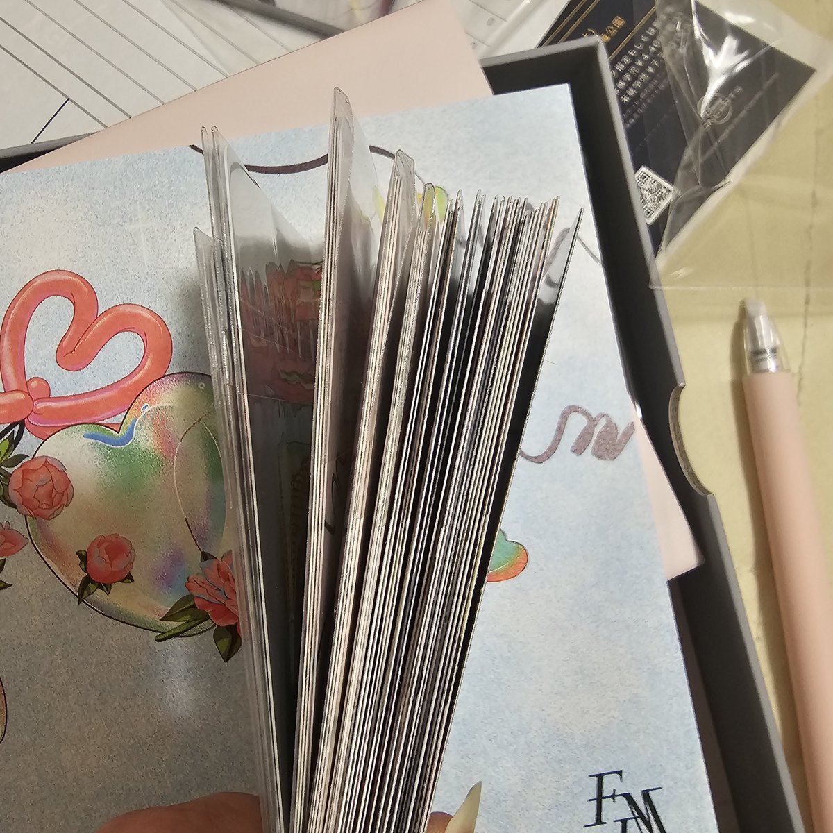 1Os_aO1's tweet photo. 밍프의 절규2

세상이 이렇게 저한테 가혹해도 되는건가요
밍프한테 대체 왜이러세요...
회장한정 먼저온거 앨깡하는데
 포카이만큼에 민규포카 딱 한장나온것도
서러운데 하필 또
그게 딱 불량임.. 미쳤나진짜
 어떻게 이러지? https://t.co/Jn6YUiRxLM