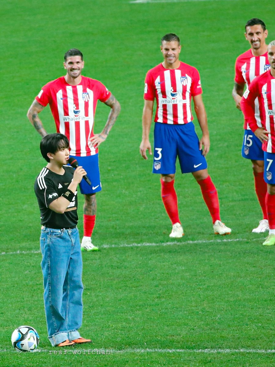 binniekeo's tweet photo. los del atlético en su cabeza dijeron listo encontramos al messi coreano https://t.co/U09GrEJkNw