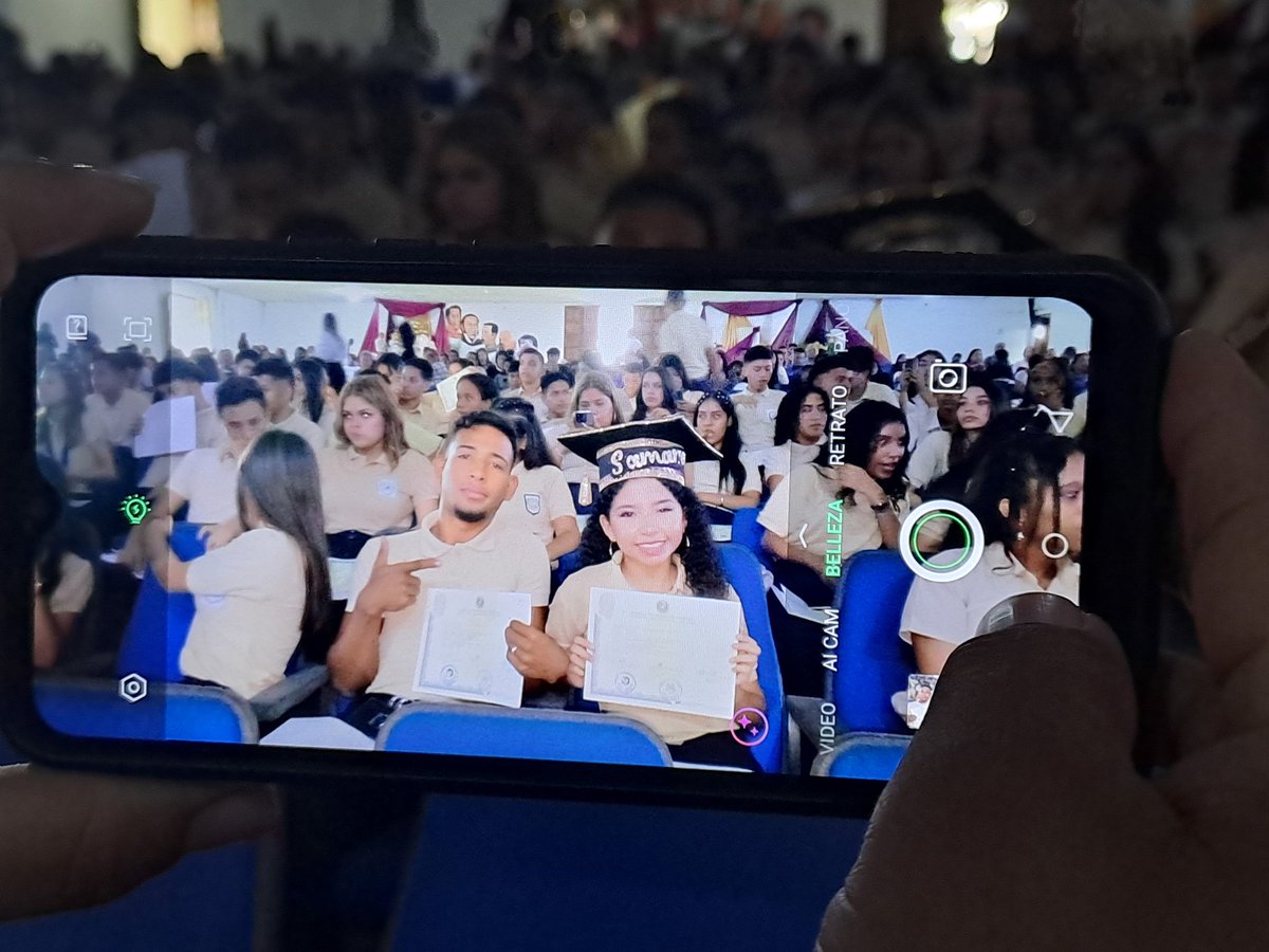 CDCEAragua's tweet photo. #28Julio
Autoridad Única de Educación @PiedadQuintana1 estuvo presente en el acto académico de la U.E.N Creación Campo Alegre, donde más de 100 estudiantes recibieron su título de Bachiller.
#AmigoComandante 
@NicolasMaduro 
@_LaAvanzadora 
@MPPEDUCACION 
@Soykarinacarpio https://t.co/HG5TrRE4YO