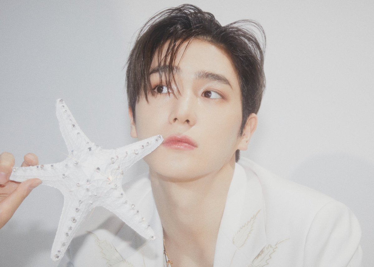 IST_THEBOYZ's tweet photo. THE BOYZ 2ND ALBUM [PHANTASY] Pt.1 Christmas In August Concept Photo #GLITTER

✨ 2023.08.07 6PM Release

#THEBOYZ #더보이즈 #PHANTASY #Christmas_In_August https://t.co/LS81Vu3CmF