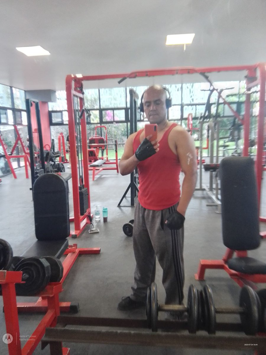 CarlosEn917Mix's tweet photo. Para muchos ya inicio el periodo vacacional. Salgas o no EN ESTA SEMANA comparte tu foto de cómo disfrutas este periodo de vacaciones de verano😎 Comparte tu foto de como disfrutas este periodo usando #ESDECHAVOROCK como #NachoPm #CharlieT https://t.co/xaFhX4PqzX