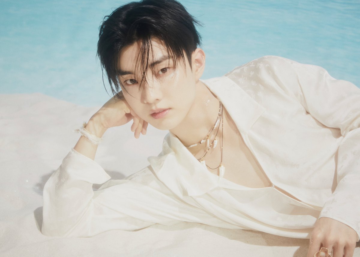 THE BOYZ 2ND ALBUM [PHANTASY] Pt.1 Christmas In August Concept Photo #GLITTER

✨ 2023.08.07 6PM Release

#THEBOYZ #더보이즈 #PHANTASY #Christmas_In_August