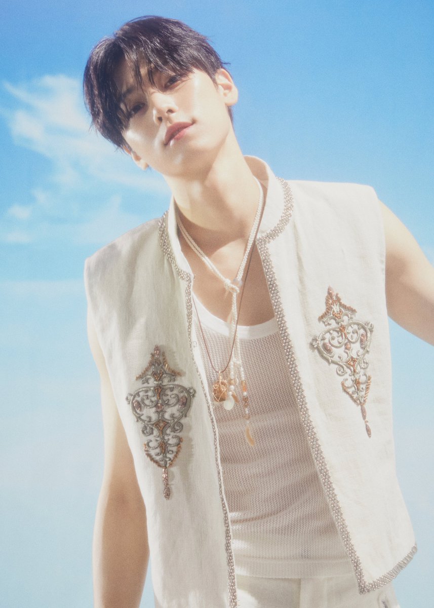 IST_THEBOYZ's tweet image. THE BOYZ 2ND ALBUM [PHANTASY] Pt.1 Christmas In August Concept Photo #GLITTER

✨ 2023.08.07 6PM Release

#THEBOYZ #더보이즈 #PHANTASY #Christmas_In_August